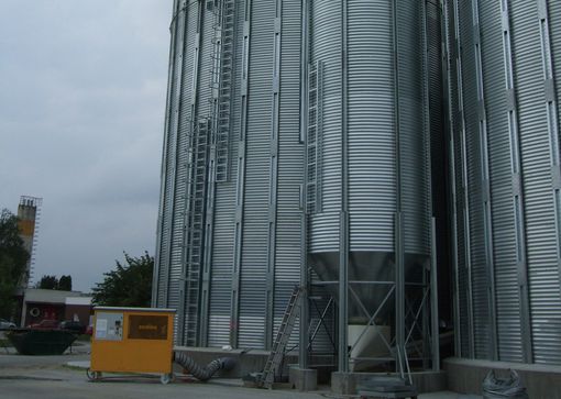 Tailored grain cooling devices for any silo size