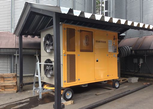Covered grain cooling unit for professional grain conservation 